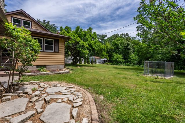 1220 54 Street Court, Moline, IL 61265