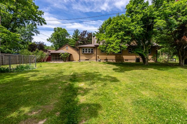 1220 54 Street Court, Moline, IL 61265