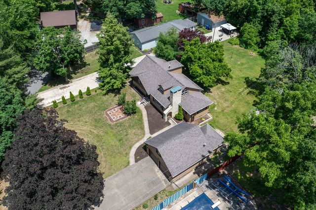 1220 54 Street Court, Moline, IL 61265