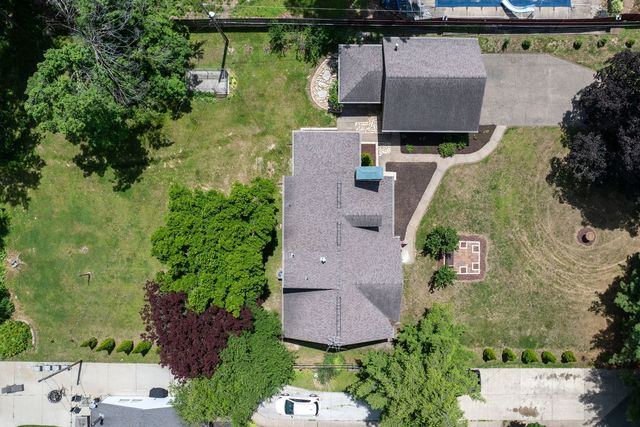 1220 54 Street Court, Moline, IL 61265