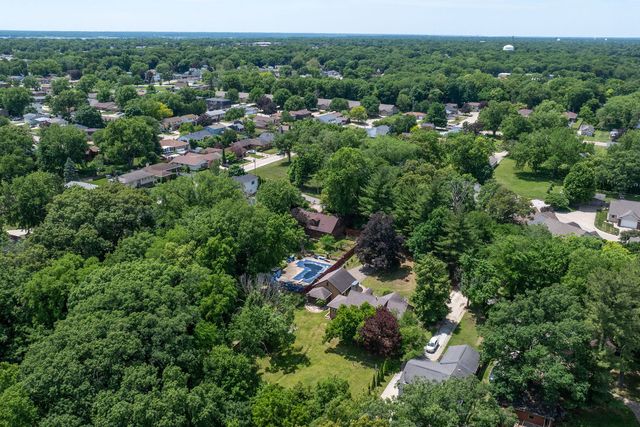 1220 54 Street Court, Moline, IL 61265