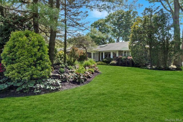 2 Yukon Drive, Woodbury, NY 11797