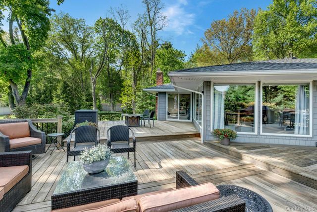 2 Yukon Drive, Woodbury, NY 11797