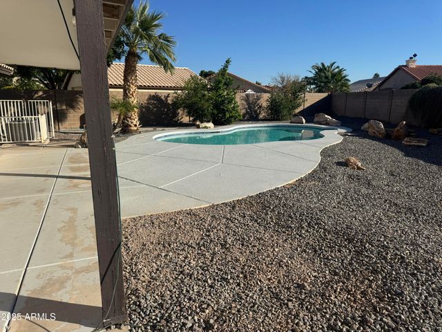 5437 W WAHALLA Lane W, Glendale, AZ 85308