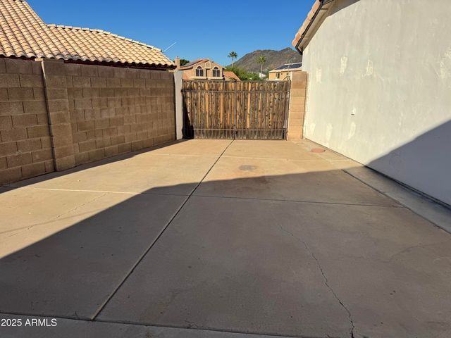 5437 W WAHALLA Lane W, Glendale, AZ 85308