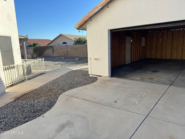 5437 W WAHALLA Lane W, Glendale, AZ 85308