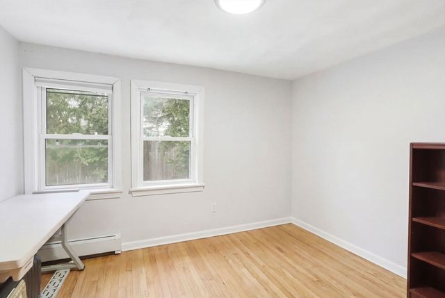 39 Cross St, Quincy, MA 02169