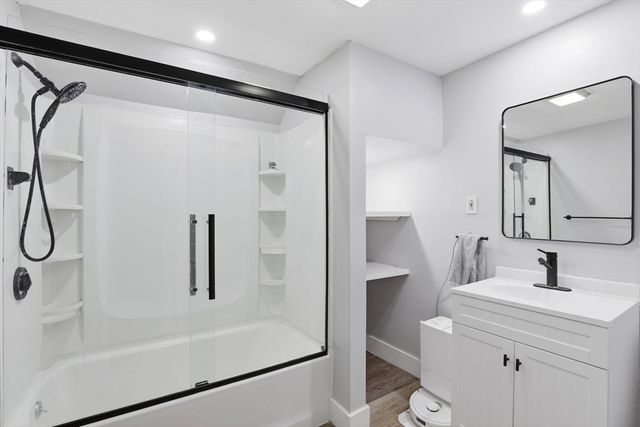 39 Cross St, Quincy, MA 02169