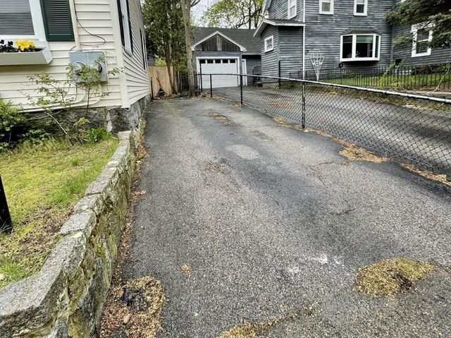 39 Cross St, Quincy, MA 02169