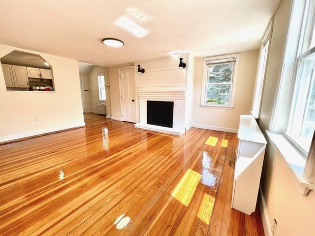 39 Cross St, Quincy, MA 02169