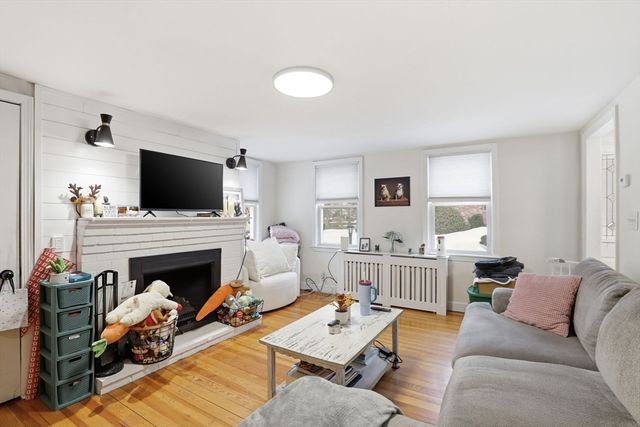 39 Cross St, Quincy, MA 02169