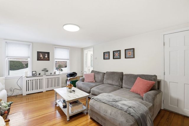 39 Cross St, Quincy, MA 02169