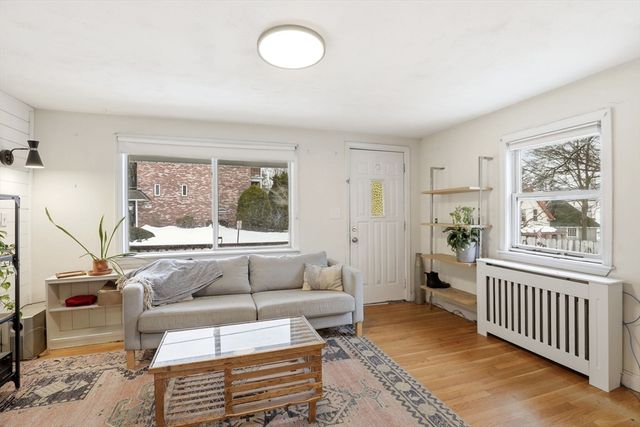 39 Cross St, Quincy, MA 02169