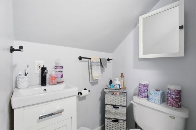 39 Cross St, Quincy, MA 02169