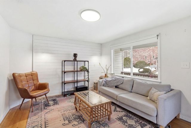 39 Cross St, Quincy, MA 02169