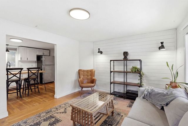 39 Cross St, Quincy, MA 02169