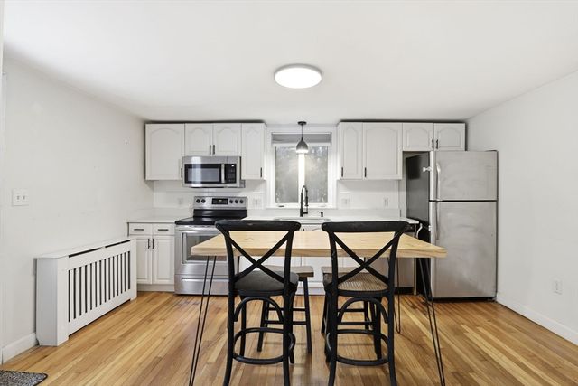 39 Cross St, Quincy, MA 02169