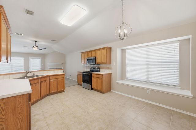 3045 Meadowbrook Drive, Grand Prairie, TX 75052