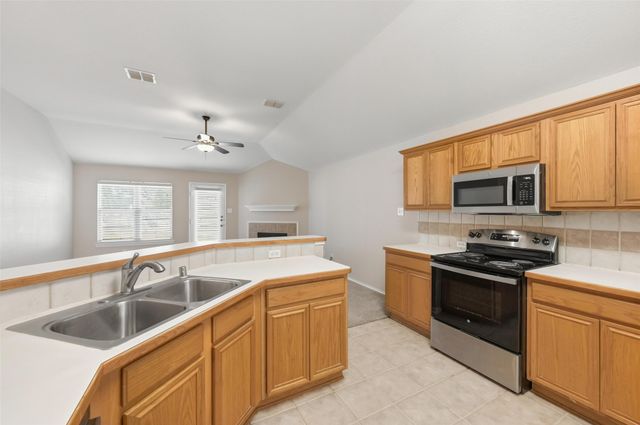 3045 Meadowbrook Drive, Grand Prairie, TX 75052