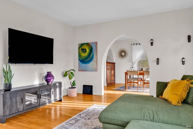 8 Santa Paula Way, Vallejo, CA 94590