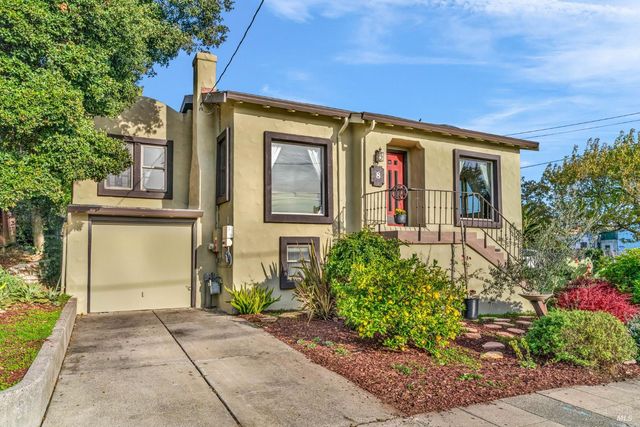 8 Santa Paula Way, Vallejo, CA 94590