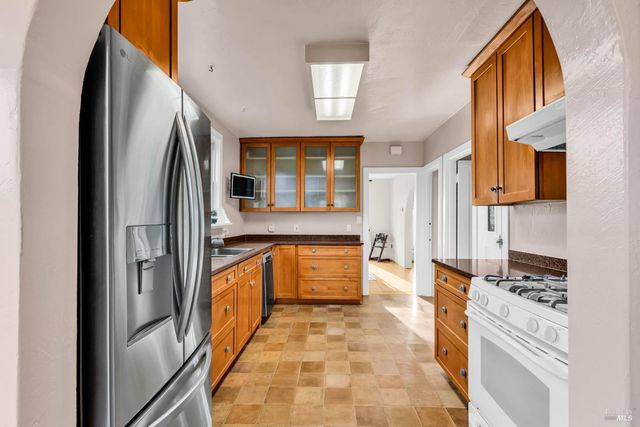 8 Santa Paula Way, Vallejo, CA 94590