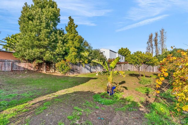 8 Santa Paula Way, Vallejo, CA 94590