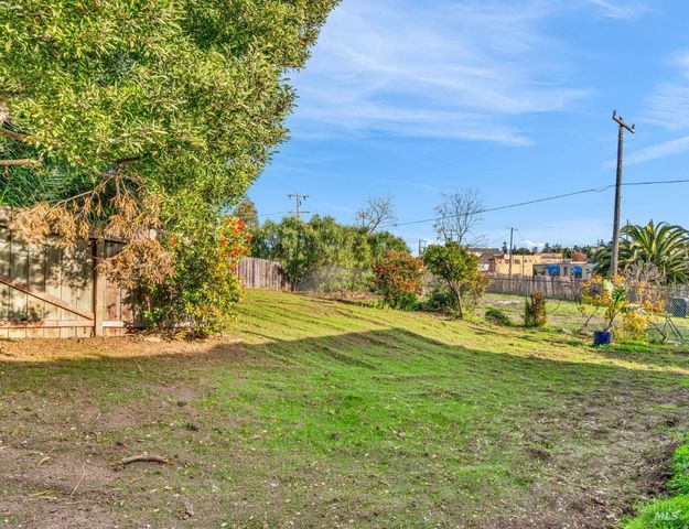 8 Santa Paula Way, Vallejo, CA 94590