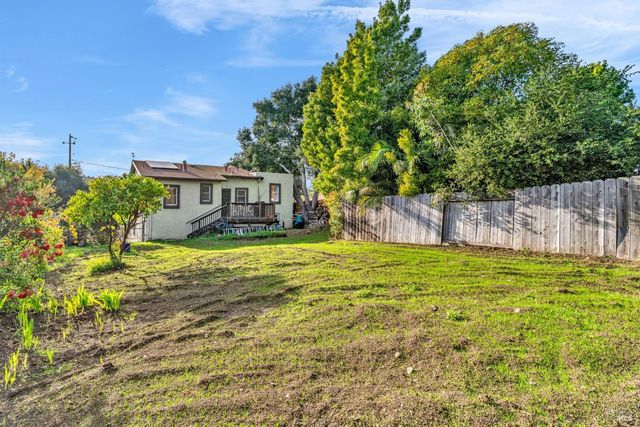 8 Santa Paula Way, Vallejo, CA 94590