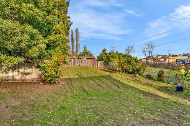 8 Santa Paula Way, Vallejo, CA 94590