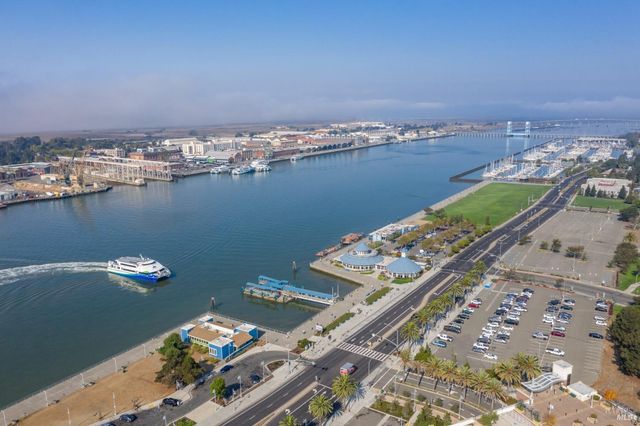 8 Santa Paula Way, Vallejo, CA 94590