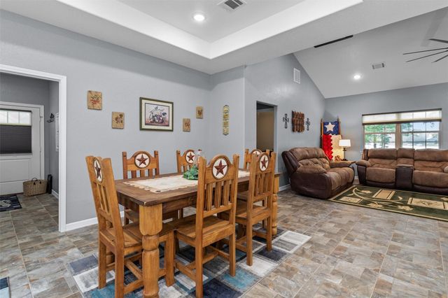 297 Hilltop Road, Crockett, TX 75835