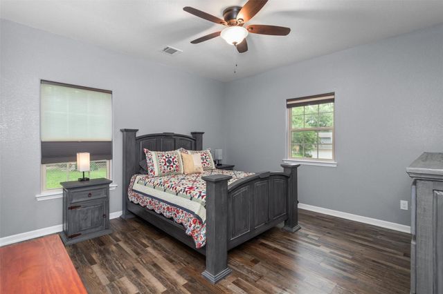 297 Hilltop Road, Crockett, TX 75835