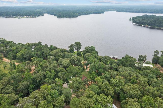 297 Hilltop Road, Crockett, TX 75835