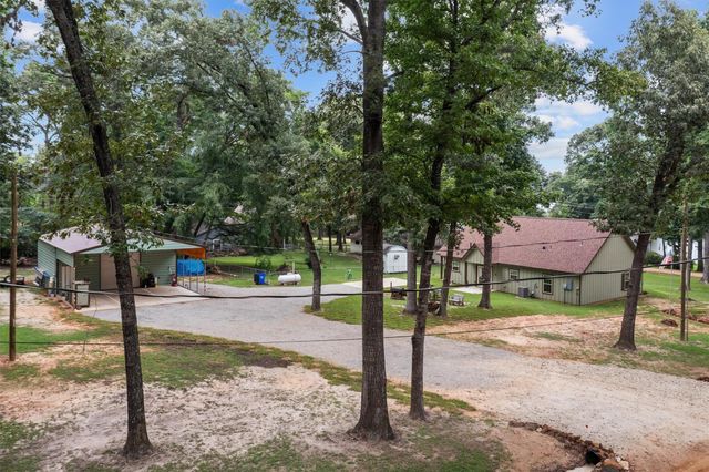 297 Hilltop Road, Crockett, TX 75835