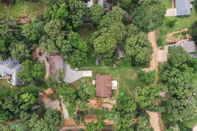 297 Hilltop Road, Crockett, TX 75835