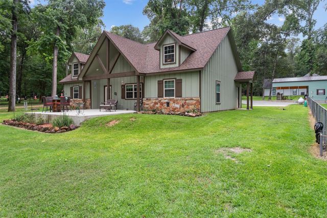 297 Hilltop Road, Crockett, TX 75835