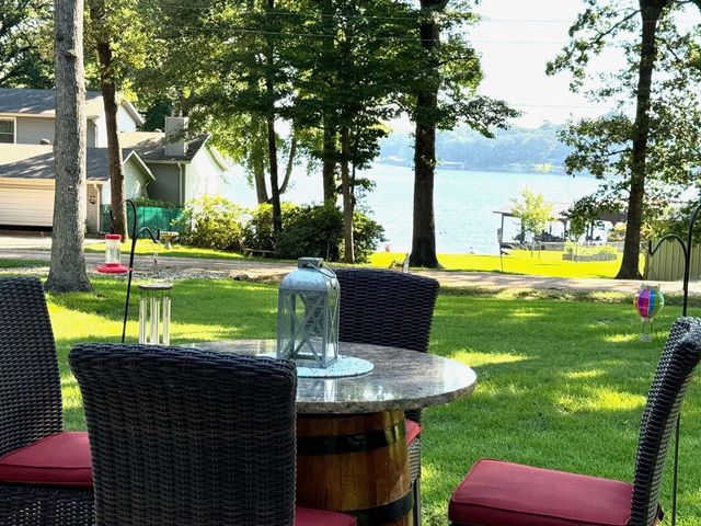 297 Hilltop Road, Crockett, TX 75835