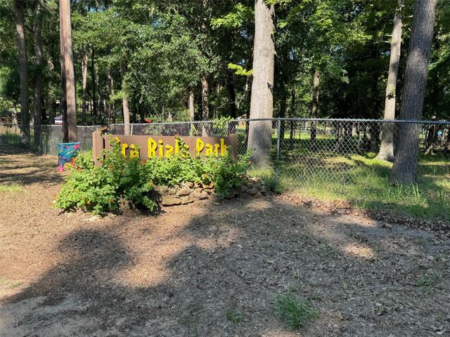 297 Hilltop Road, Crockett, TX 75835