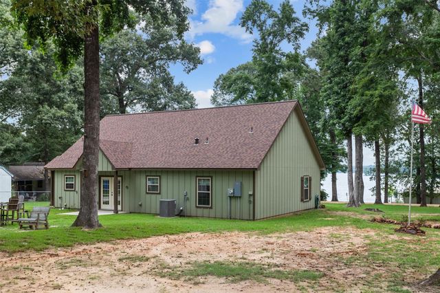 297 Hilltop Road, Crockett, TX 75835