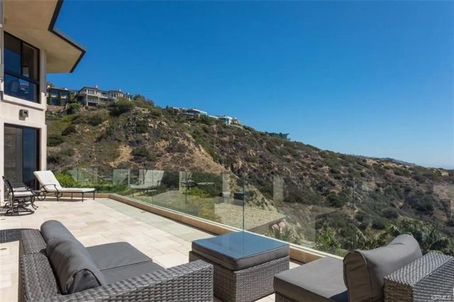 1326 Skyline Drive, Laguna Beach, CA 92651