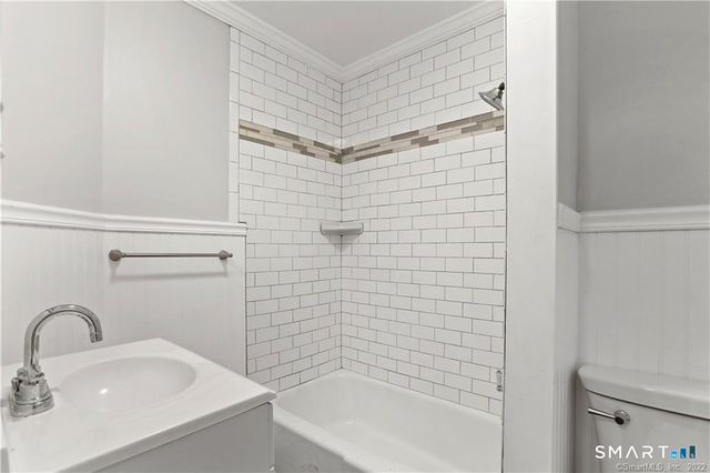 393 Huntington Street, New Haven, CT 06511