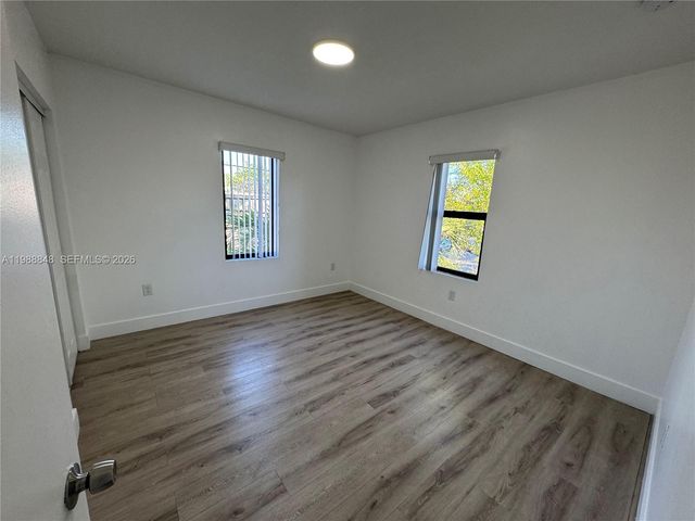 1971 NW 2nd ct 8, Miami, FL 33136