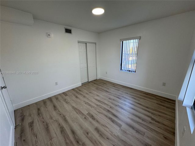 1971 NW 2nd ct 8, Miami, FL 33136