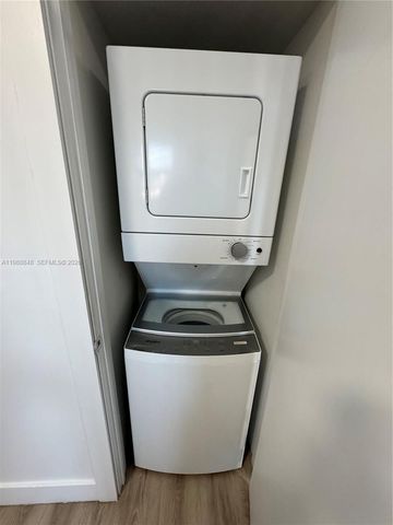 1971 NW 2nd ct 8, Miami, FL 33136