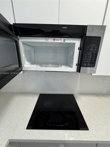 1971 NW 2nd ct 8, Miami, FL 33136