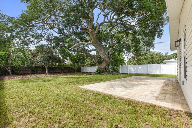 7851 40 AVE N, St Petersburg, FL 33709