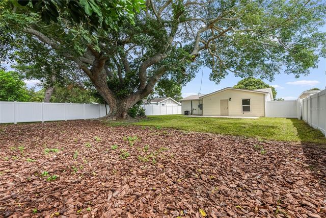 7851 40 AVE N, St Petersburg, FL 33709