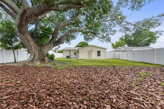 7851 40 AVE N, St Petersburg, FL 33709