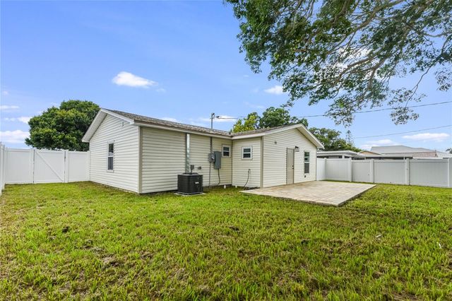 7851 40 AVE N, St Petersburg, FL 33709
